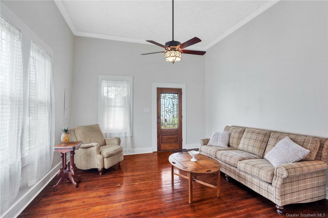 Property Photo:  701 Iris Street  LA 70601 