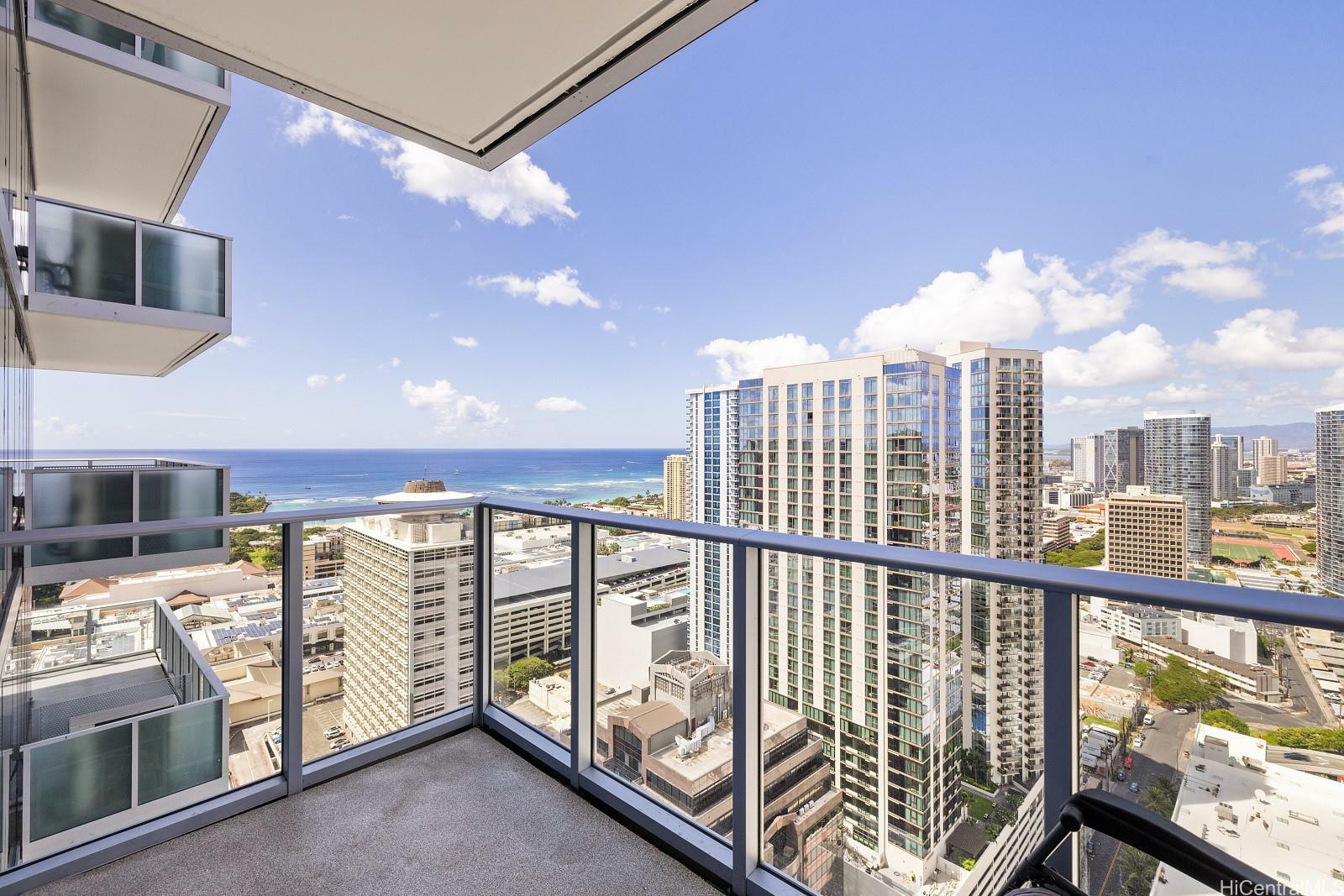 Property Photo:  629 Keeaumoku Street 3502  HI 96814 