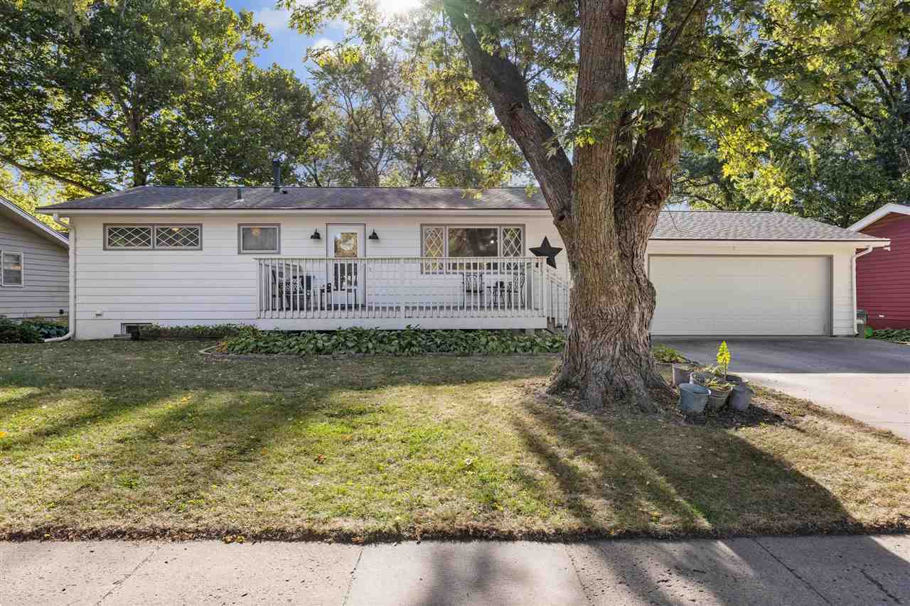 Property Photo:  2721 Friendship St  IA 52245 