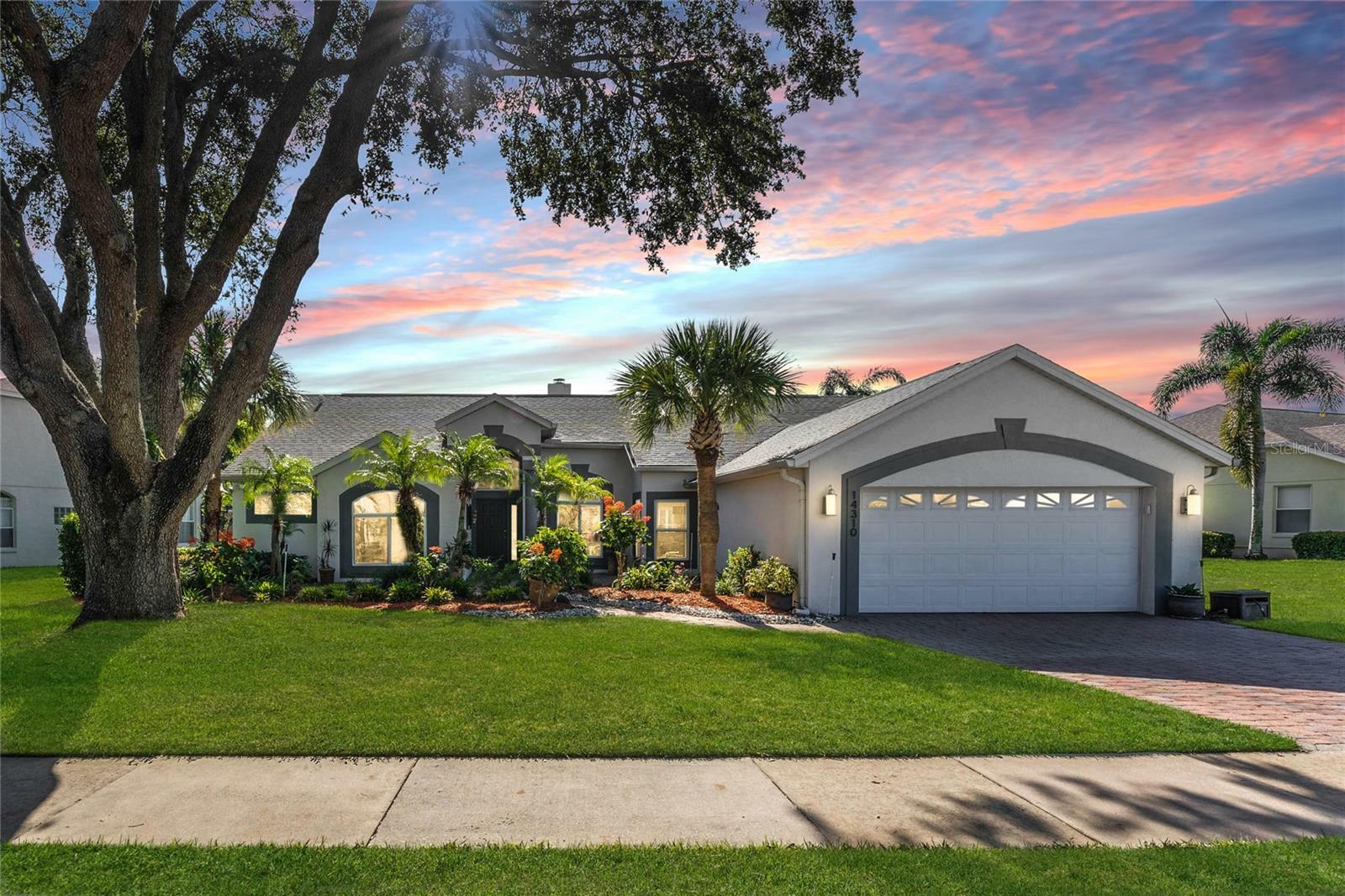 Property Photo:  14310 Lord Barclay Drive  FL 32837 