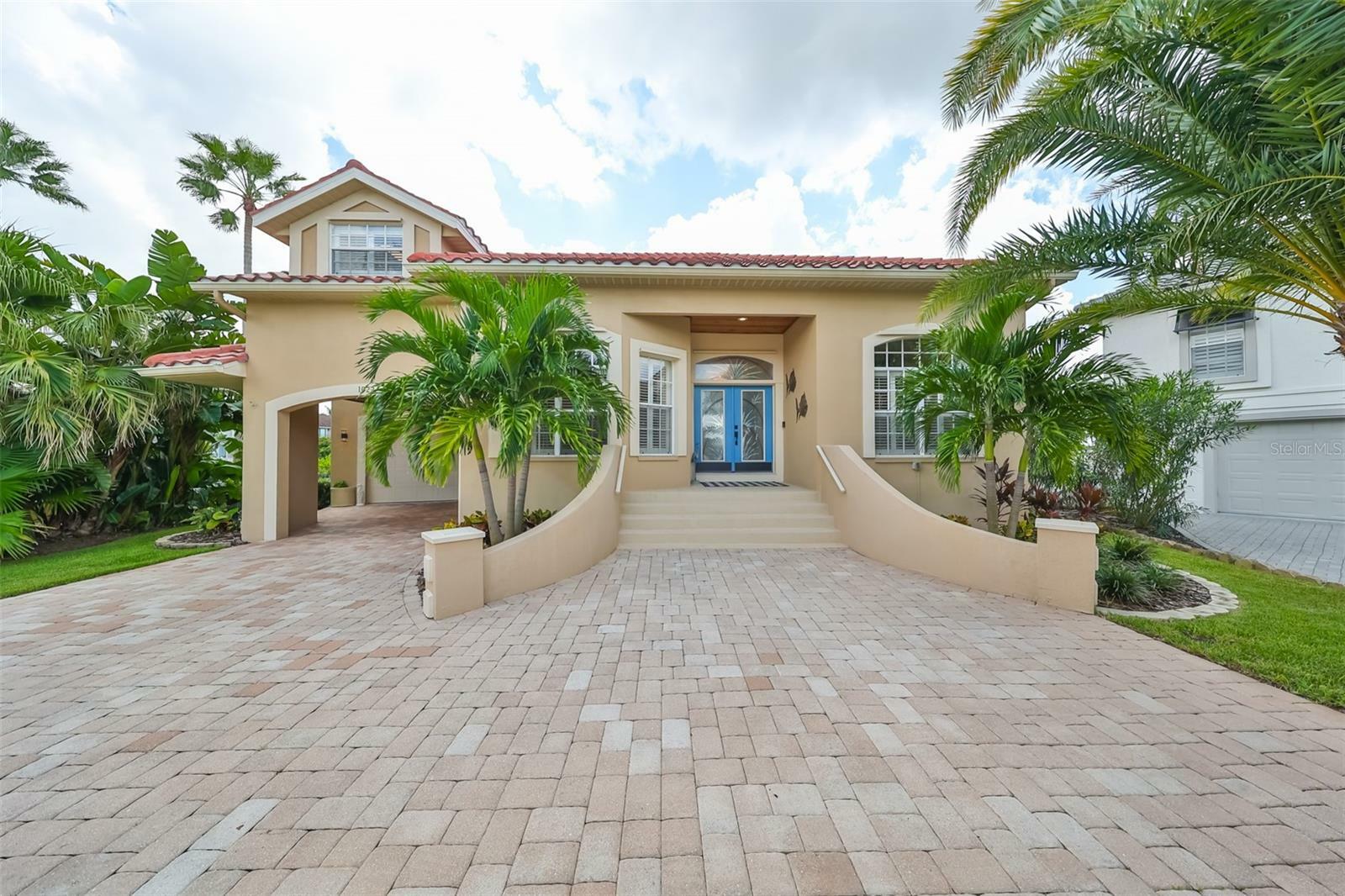 Property Photo:  1022 Sonata Lane  FL 33572 