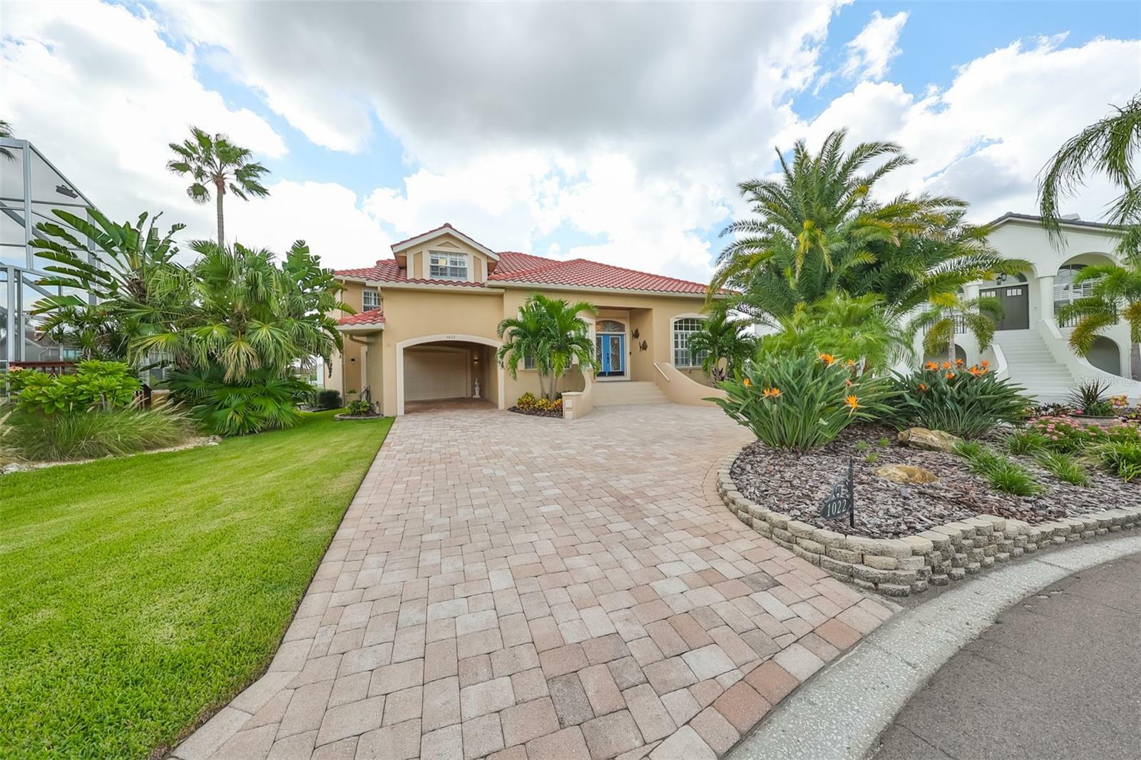 Property Photo:  1022 Sonata Lane  FL 33572 