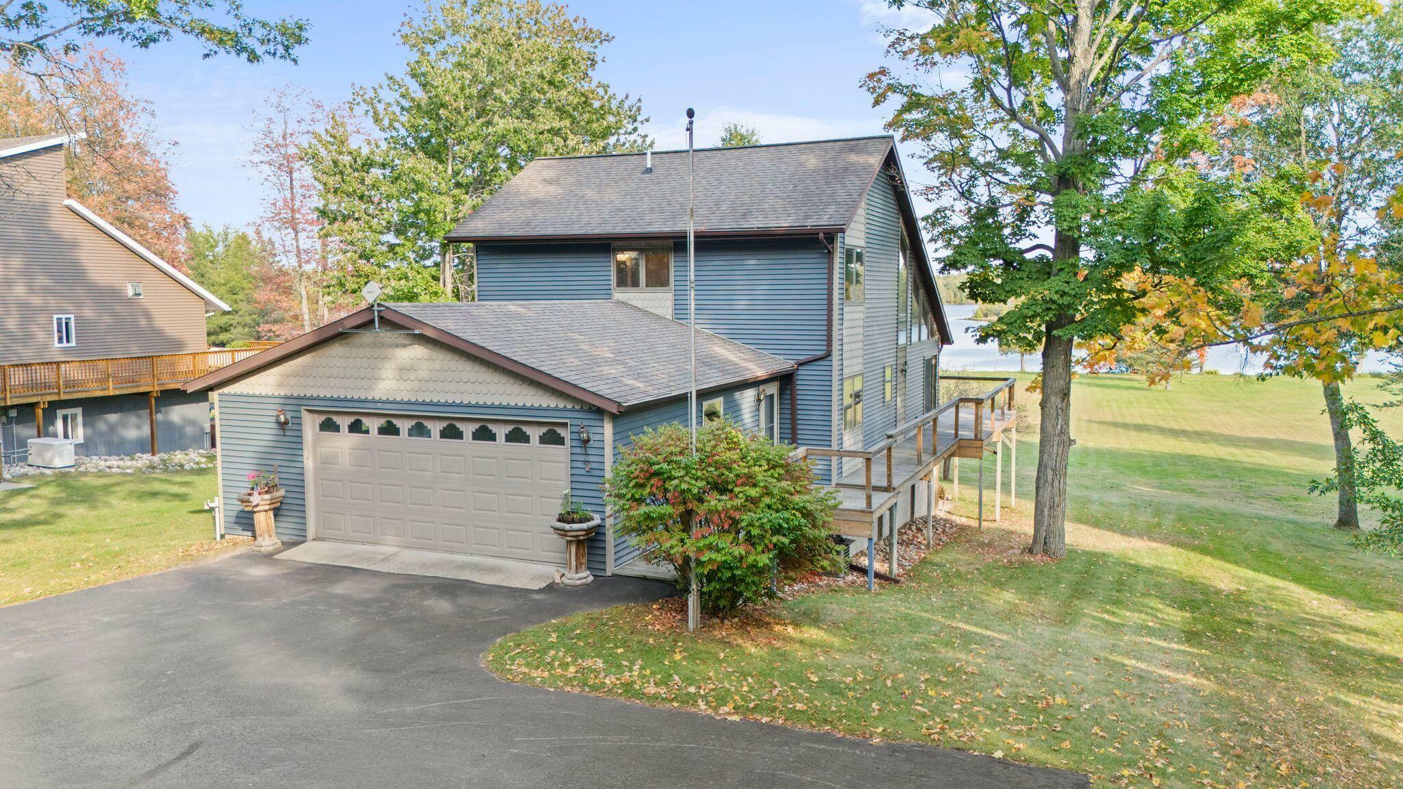 Property Photo:  10191 Lakeview Drive  MI 49709 