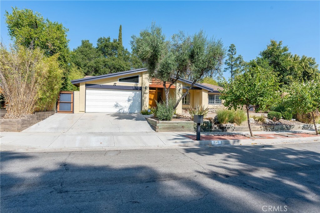 Property Photo:  21301 Bellini Drive  CA 90290 