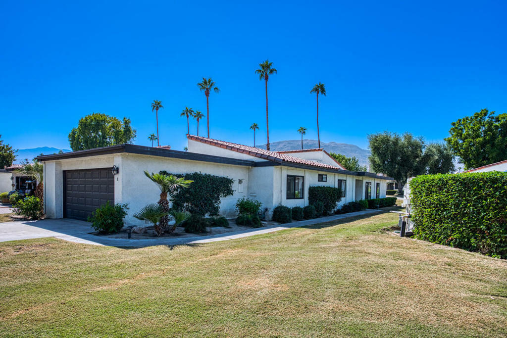 Property Photo:  9 Torremolinos Drive  CA 92270 