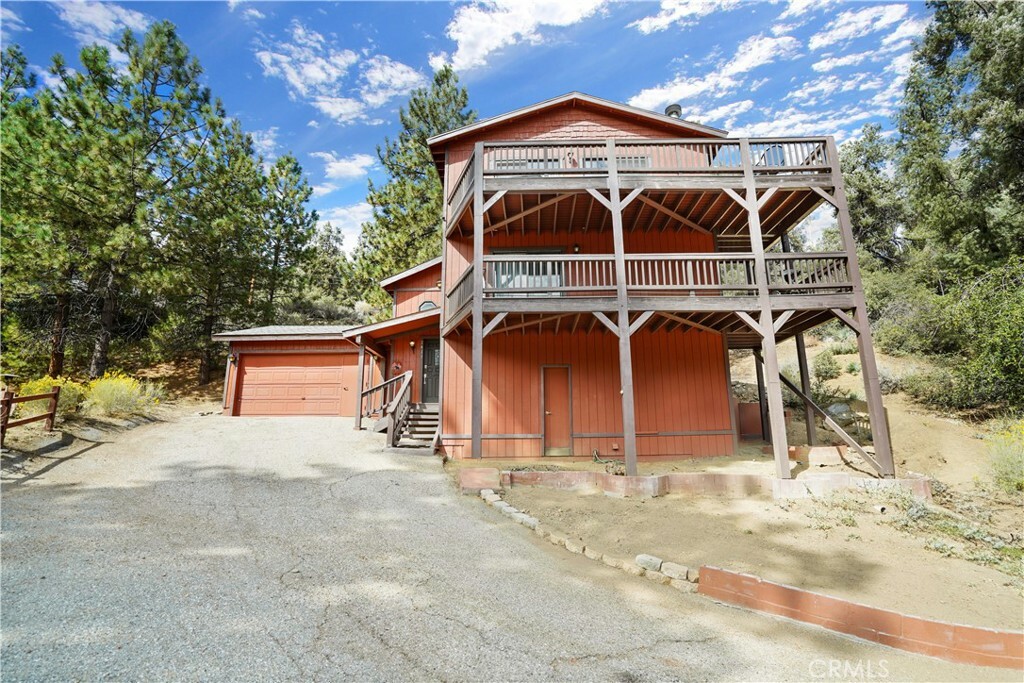 Property Photo:  2413 Tyndall Way  CA 93225 