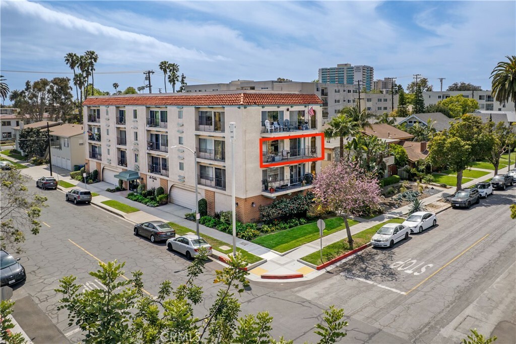 Property Photo: 191 Kennebec Avenue 301 CA 90803