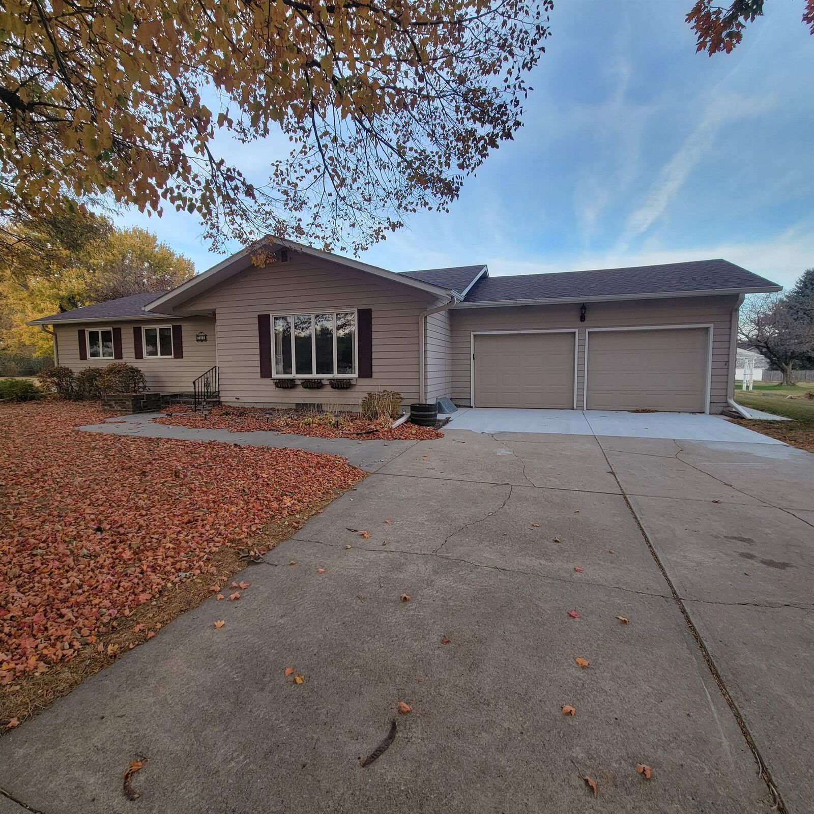 Property Photo: 506 15th St NE 68779