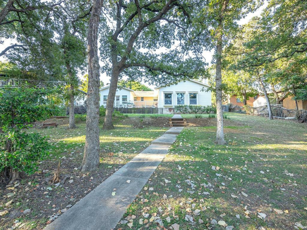 Property Photo:  300 Shoreline Drive  TX 76020 