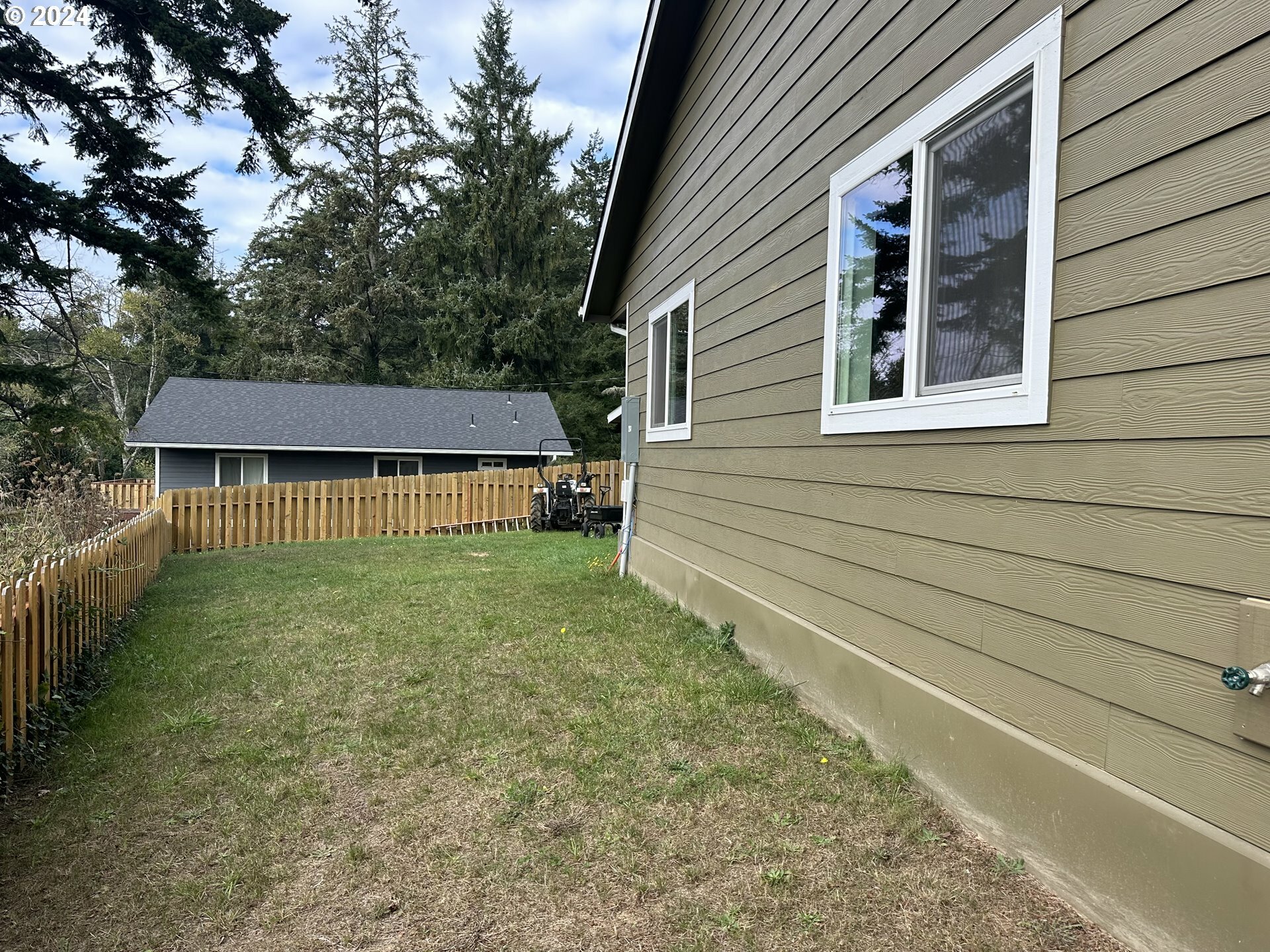 Property Photo:  2579 Pony Creek Rd  OR 97459 