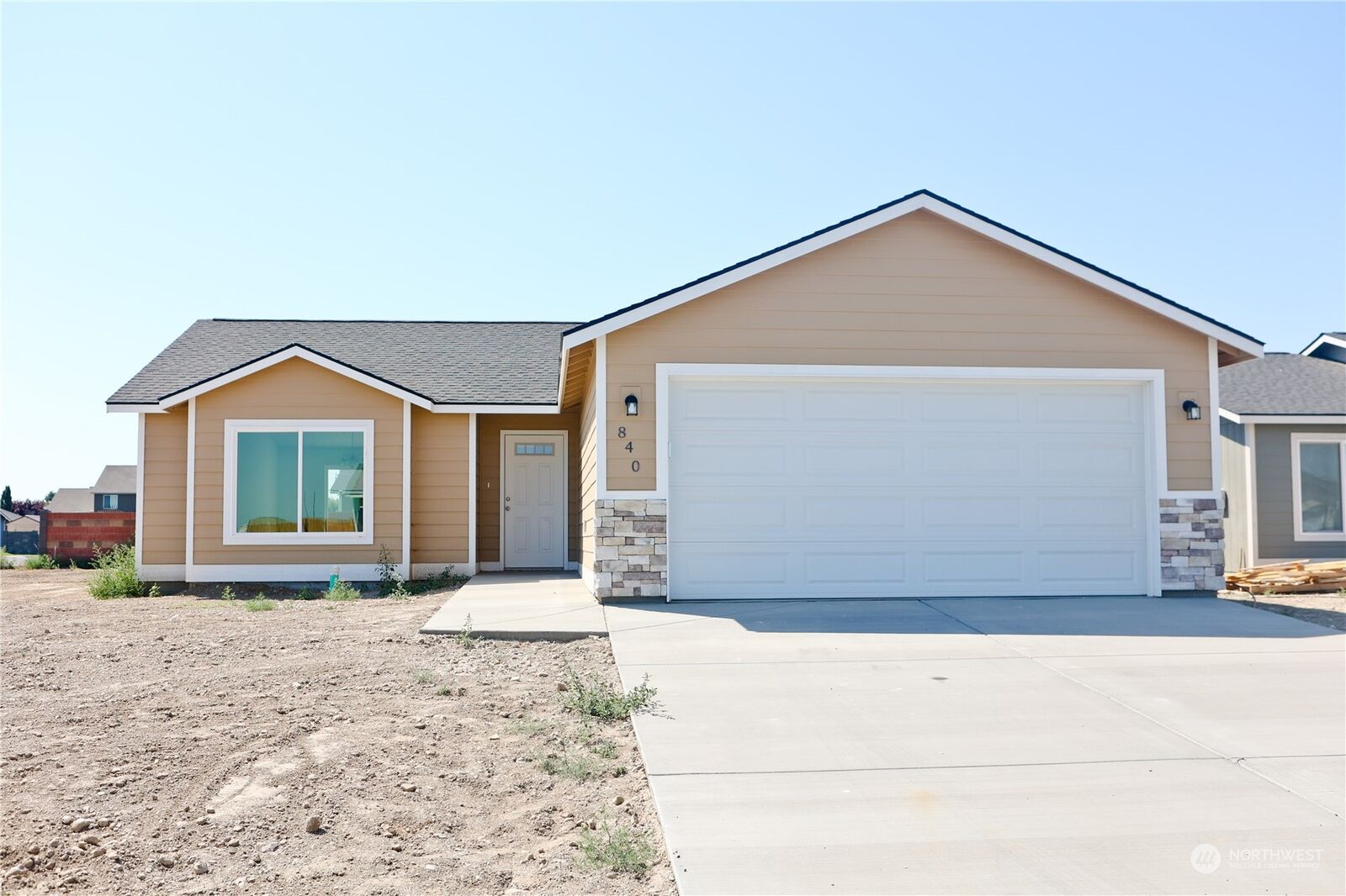 Property Photo:  702 E Cascade Street  WA 99344 