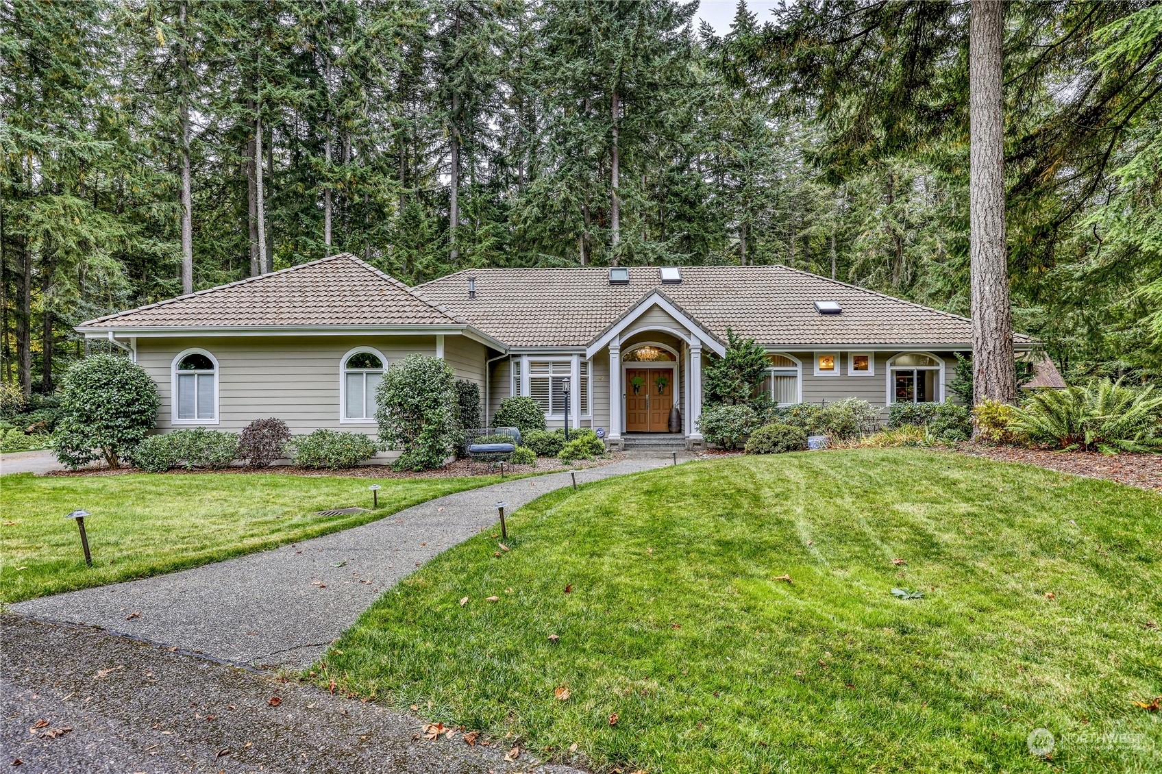 Property Photo: 8821 Hudson Court NE WA 98110