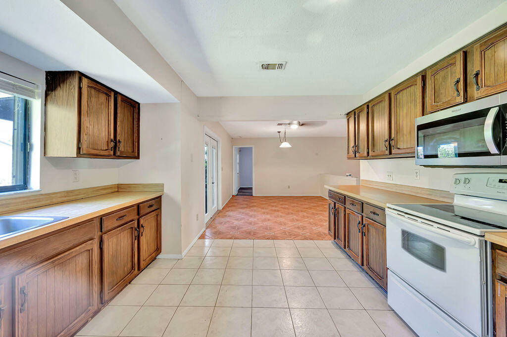 401 SW Aster Road  Port Saint Lucie FL 34953 photo