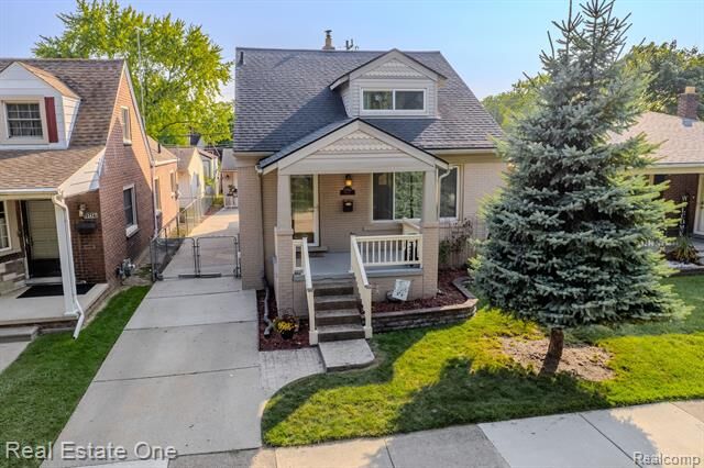 Property Photo:  15433 Markese Avenue  MI 48101 