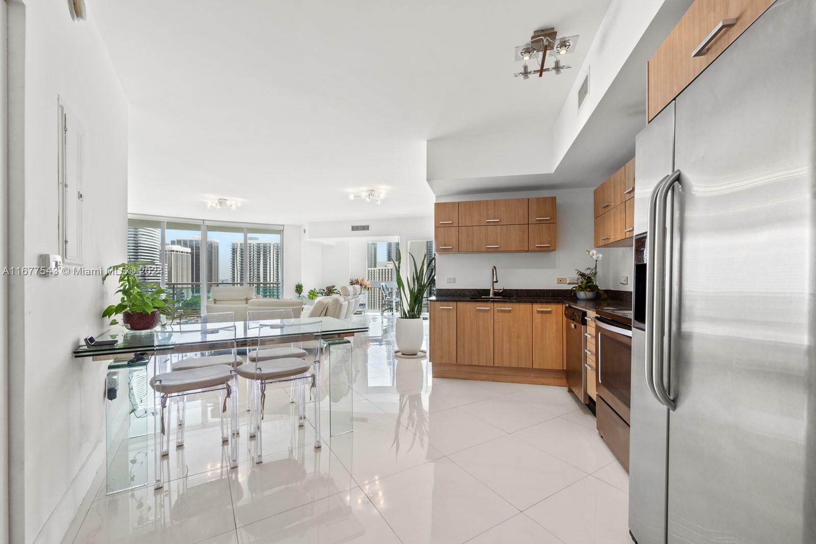 Property Photo:  350 S Miami Ave 2201  FL 33130 