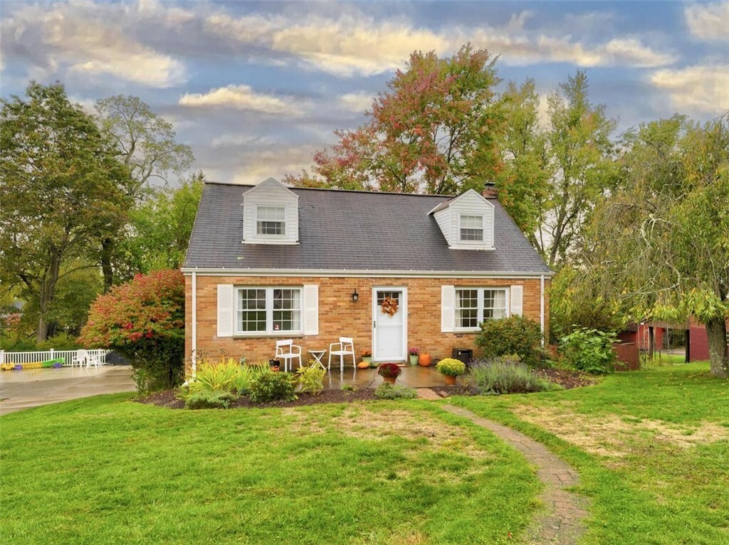 Property Photo:  111 Jackson  PA 15116 