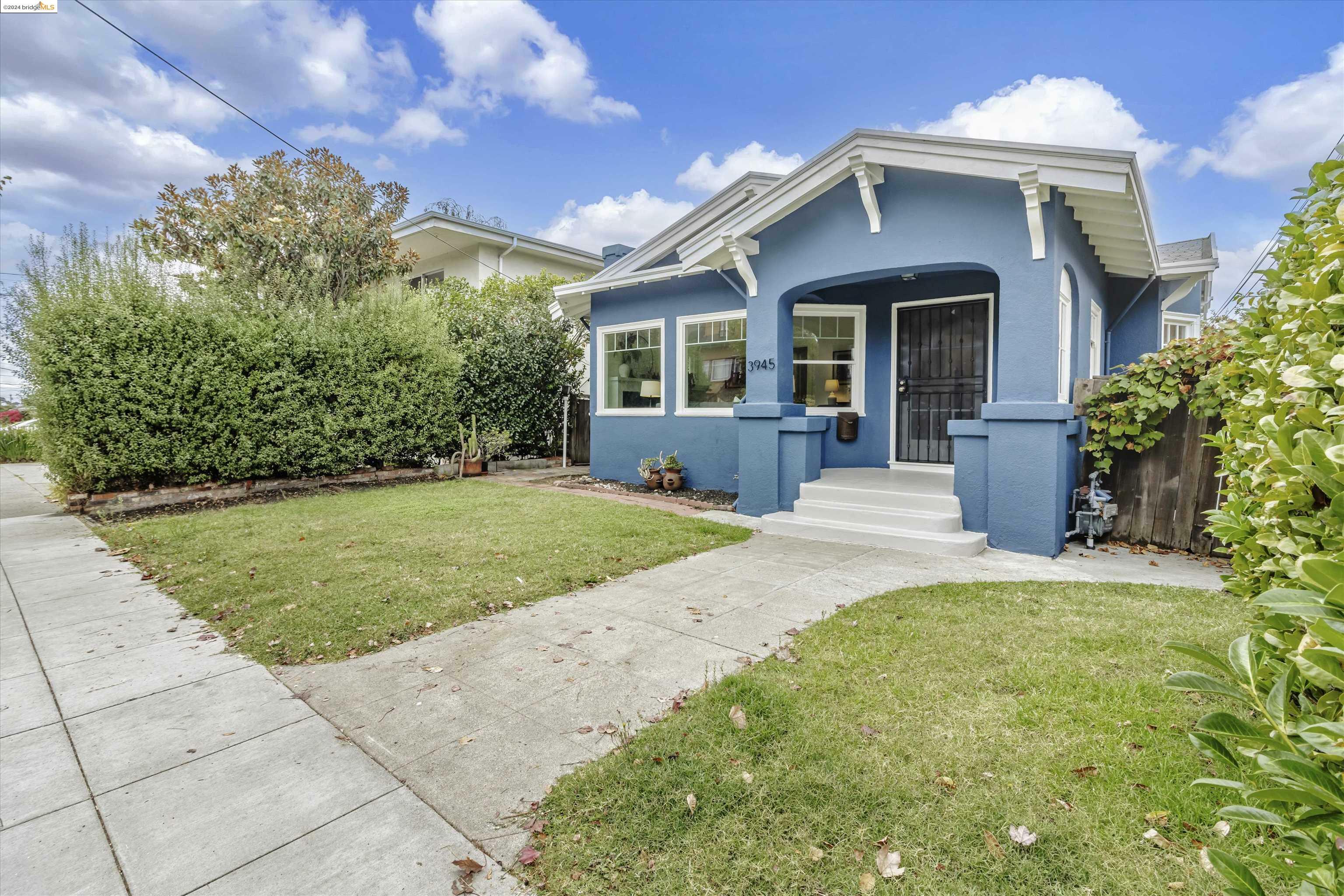 Property Photo:  3945 Glen Park Rd  CA 94602 