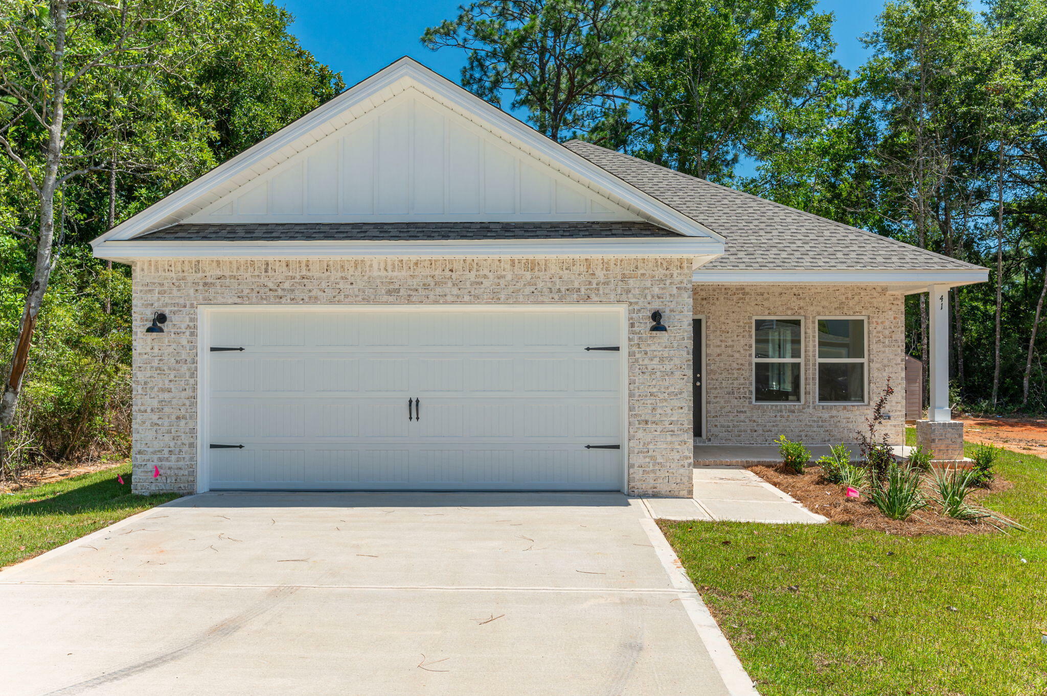 Property Photo: 61 Sandhill Court FL 32439