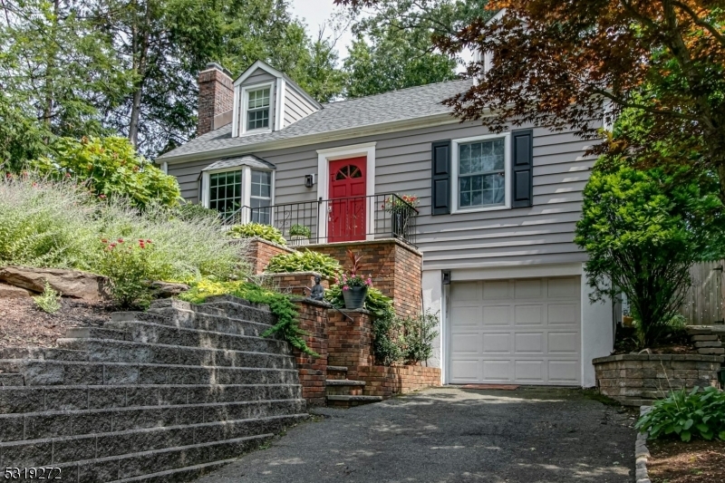 Property Photo:  652 Maye St  NJ 07090 