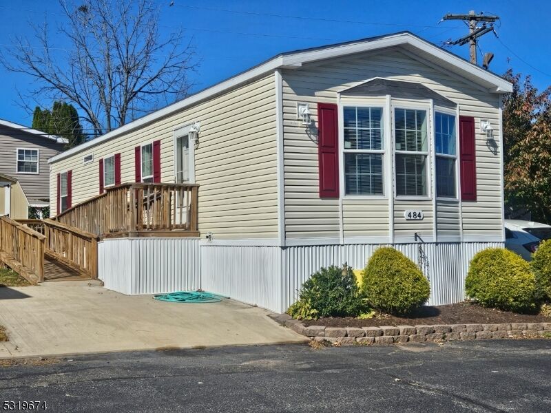 Property Photo: 484 Kenbury Rd NJ 08876
