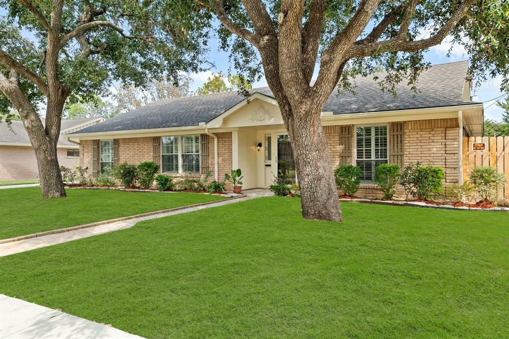 Property Photo:  10307 Scofield Lane  TX 77096 