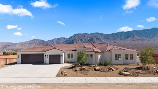 Property Photo: 242 S Josie Ann Way AZ 86432