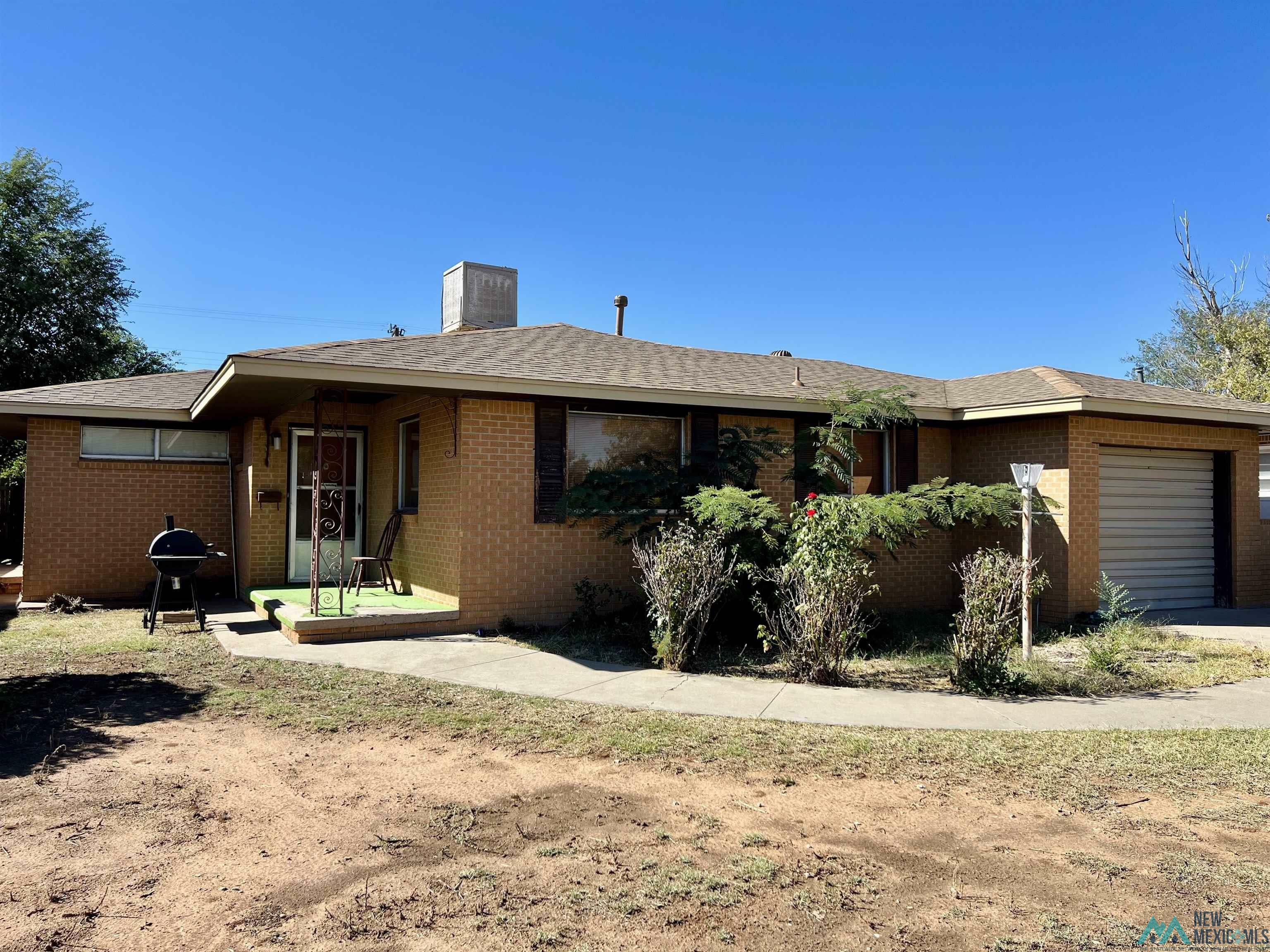 Property Photo:  2704 Wallace Street  NM 88101 