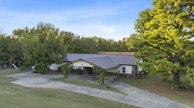 Property Photo:  11185 E Applehill Road  AR 72753 