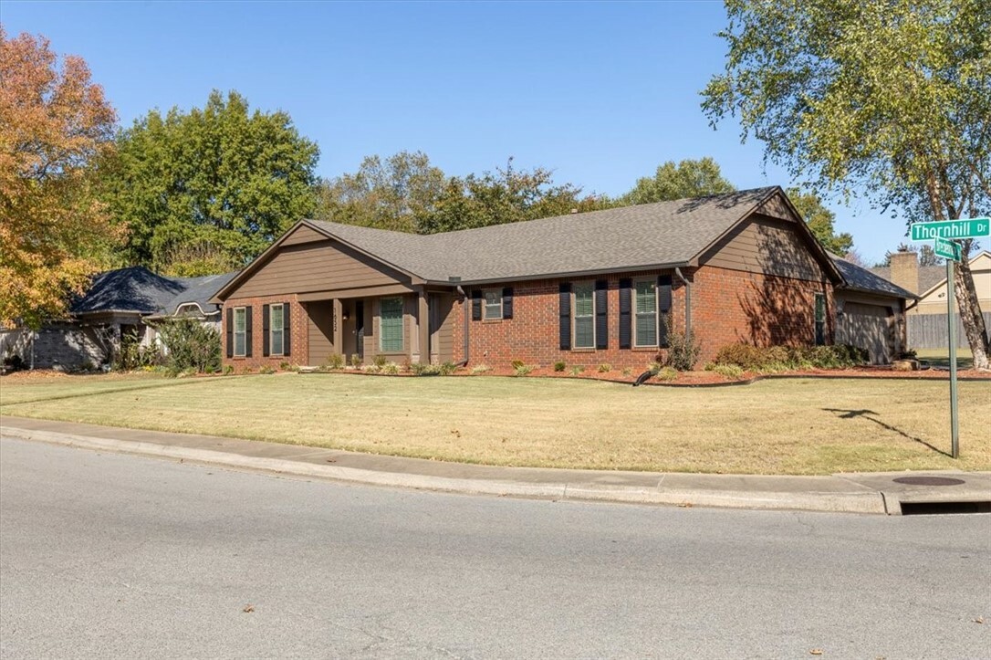 Property Photo:  1652 Thornhill Drive  AR 72703 