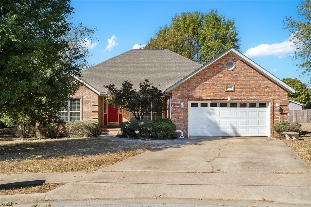 Property Photo:  2896 N Quail Creek Drive  AR 72703 