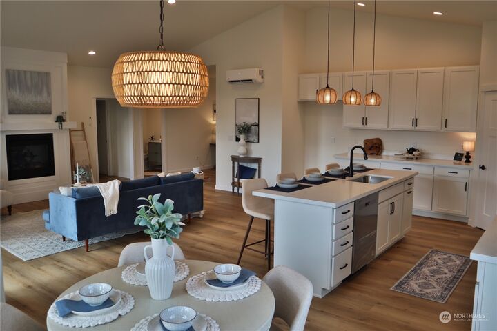 Property Photo:  4114 N Meridian Avenue N  WA 98271 