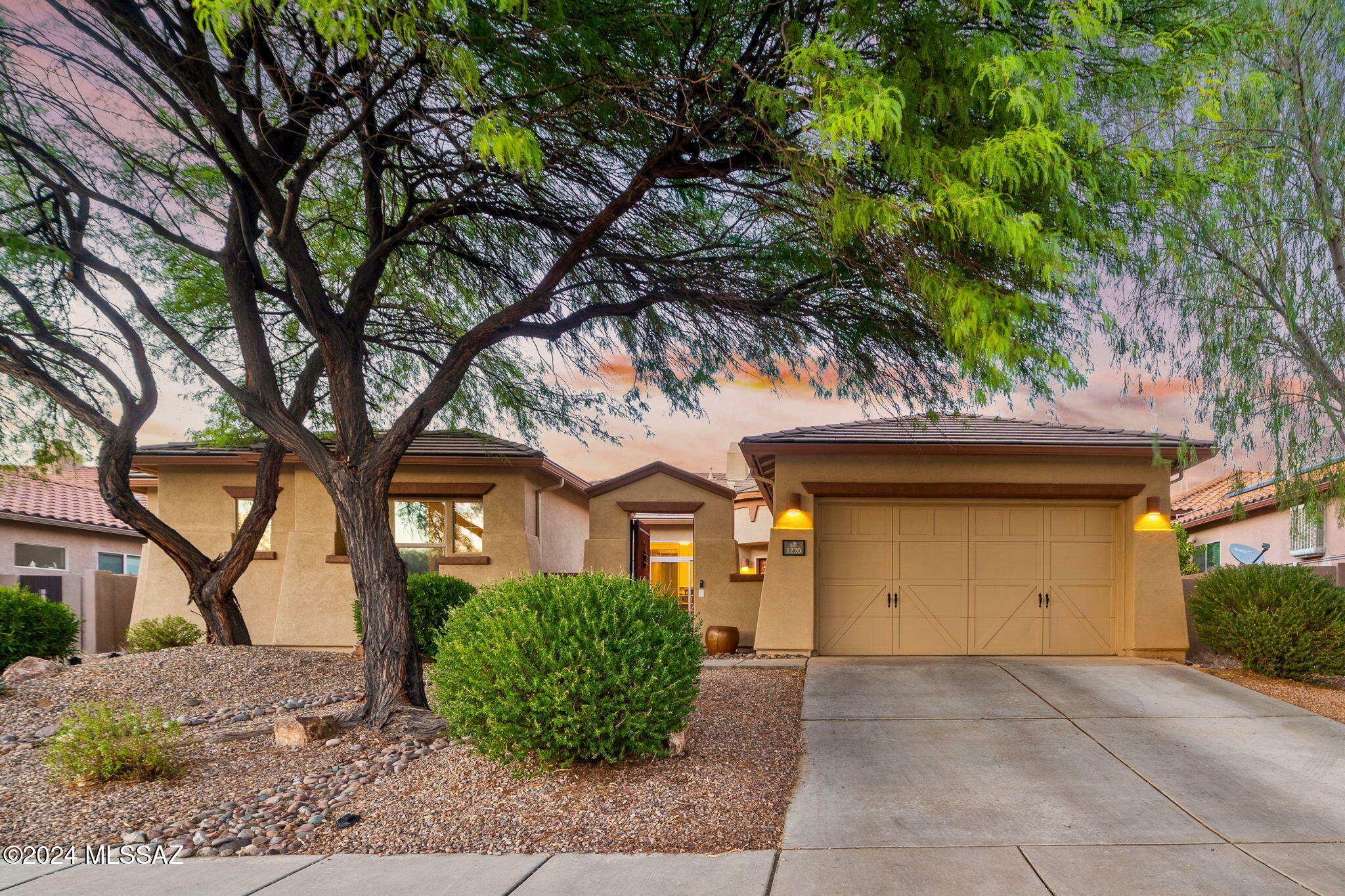 Property Photo:  1220 W Calabria Court  AZ 85755 