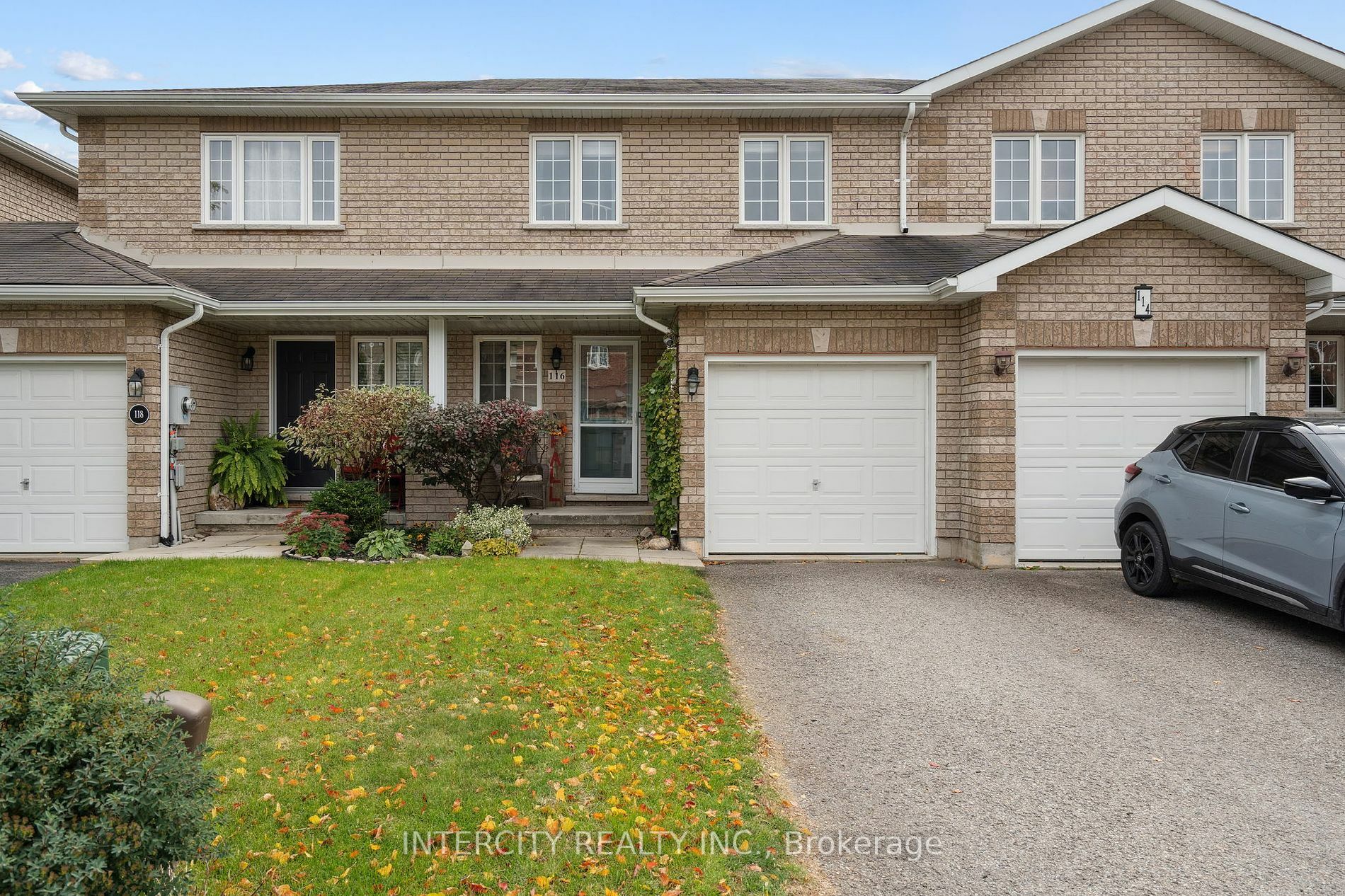 Property Photo:  116 Southwinds Cres E  ON L4R 0A4 