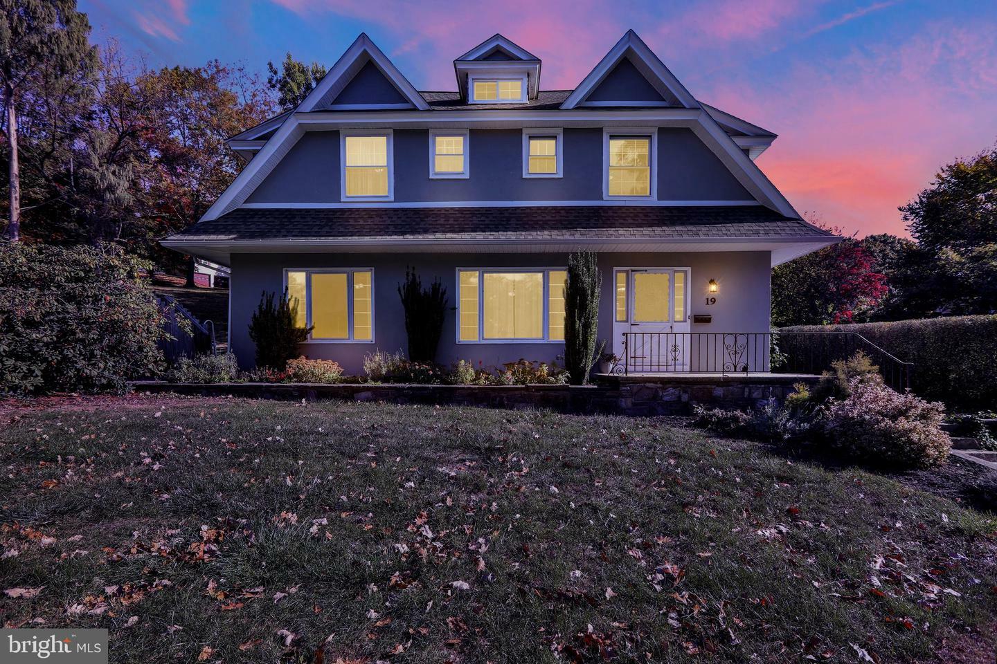 Property Photo:  19 Wyomissing Hills Boulevard  PA 19609 