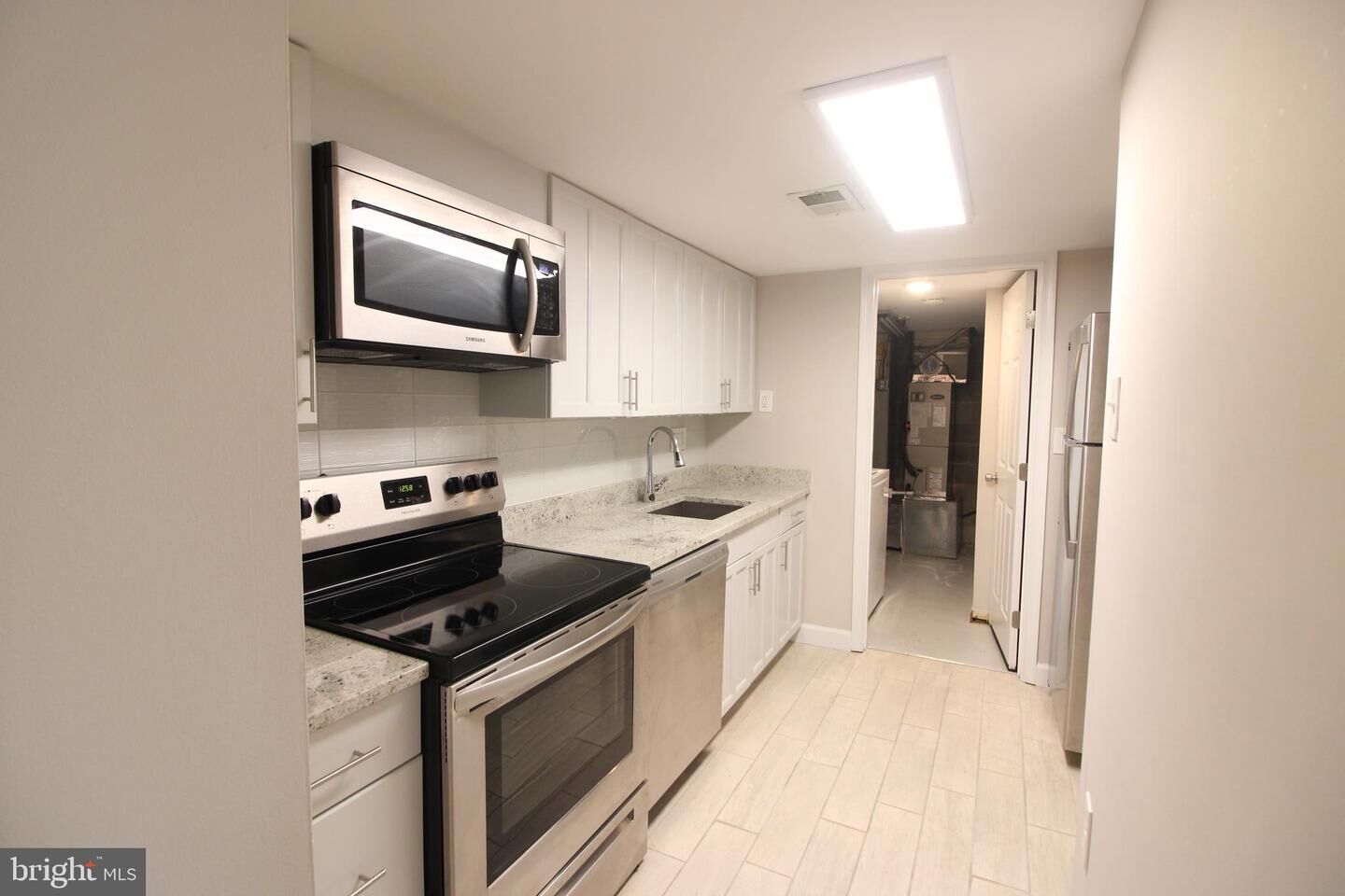 Property Photo: 4669 Logsdon Drive 71 VA 22003