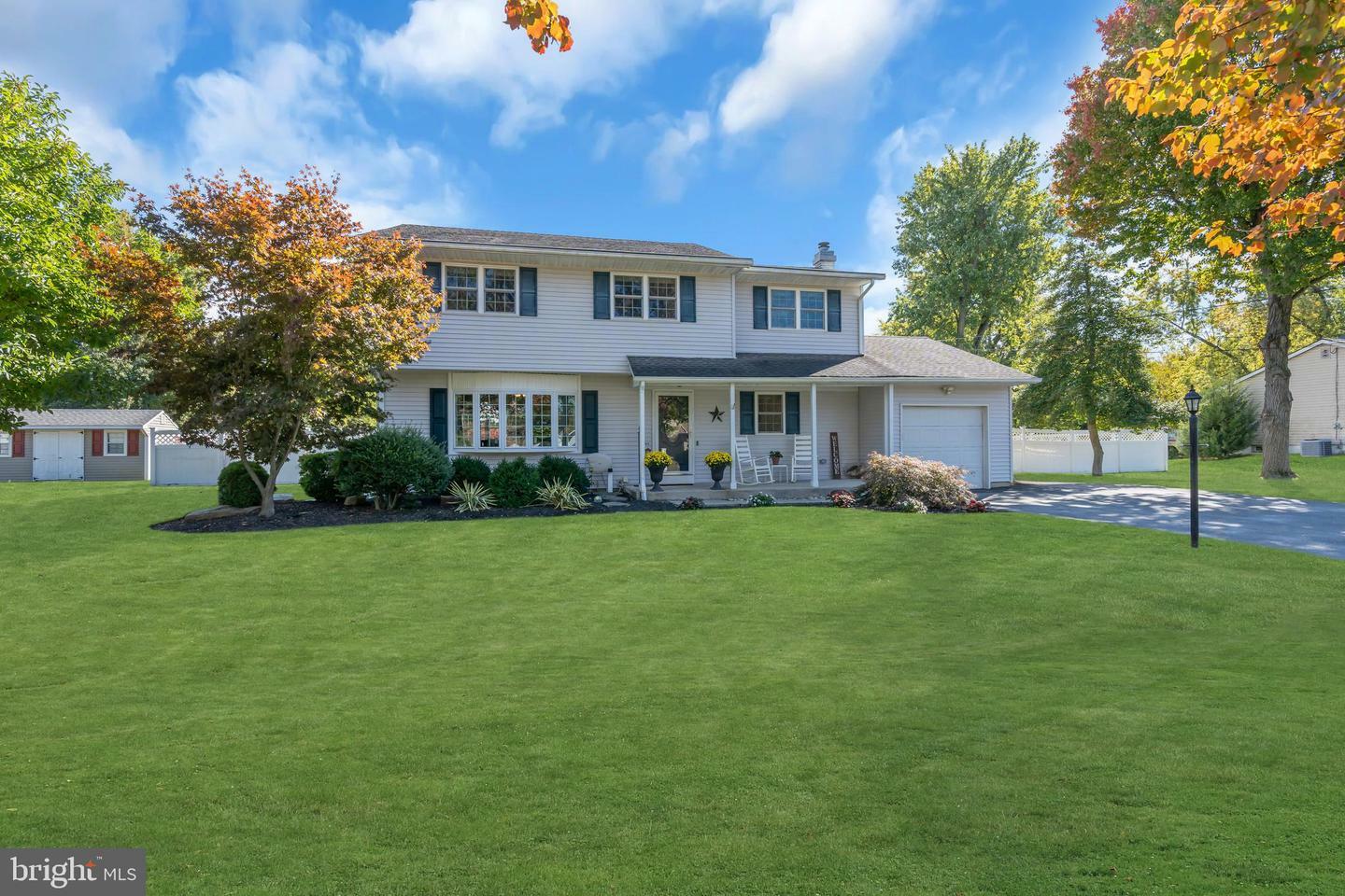 Property Photo:  21 Cherry Brook Lane  NJ 08520 