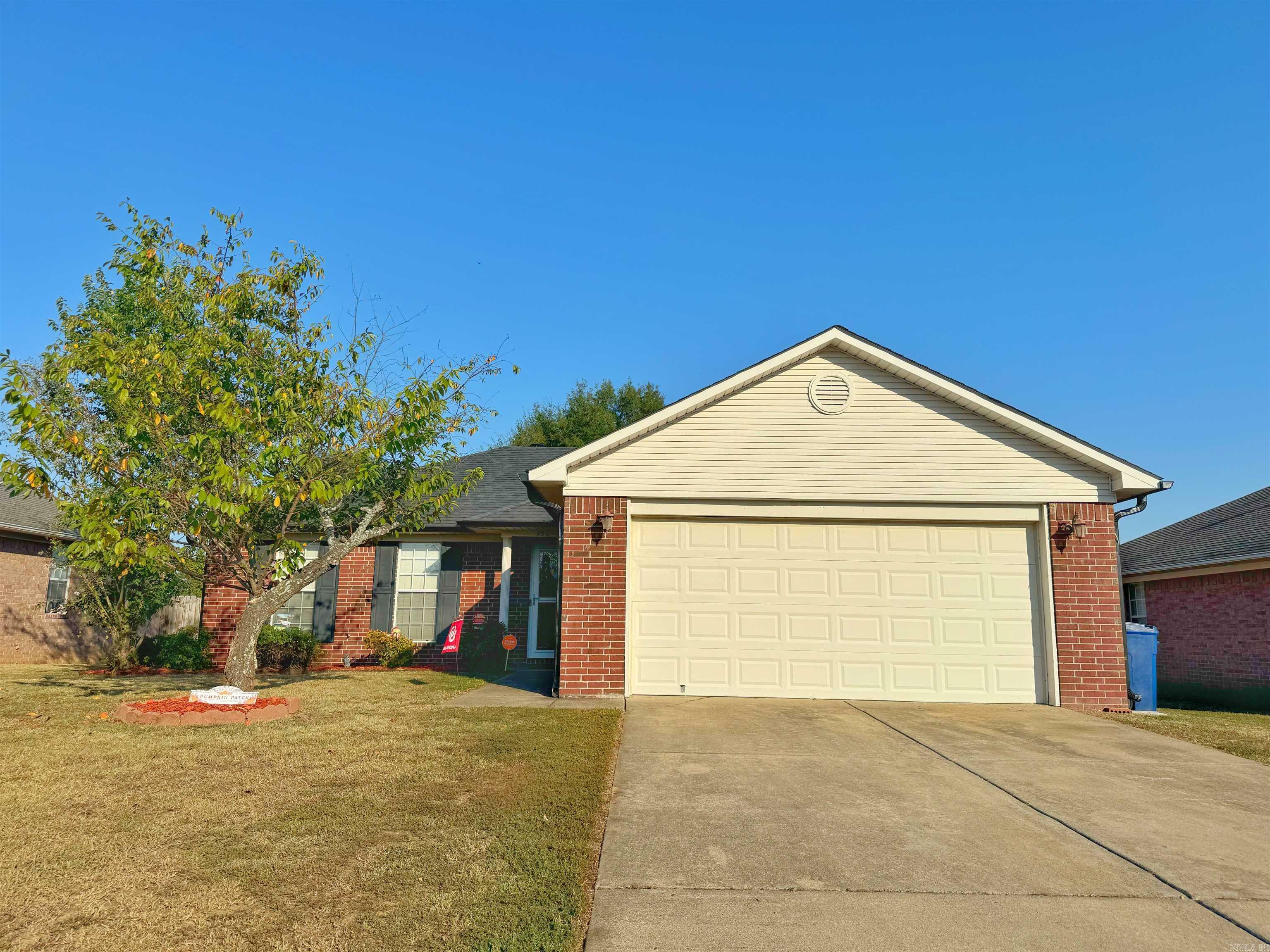 Property Photo:  930 Brownstone Drive  AR 72034 