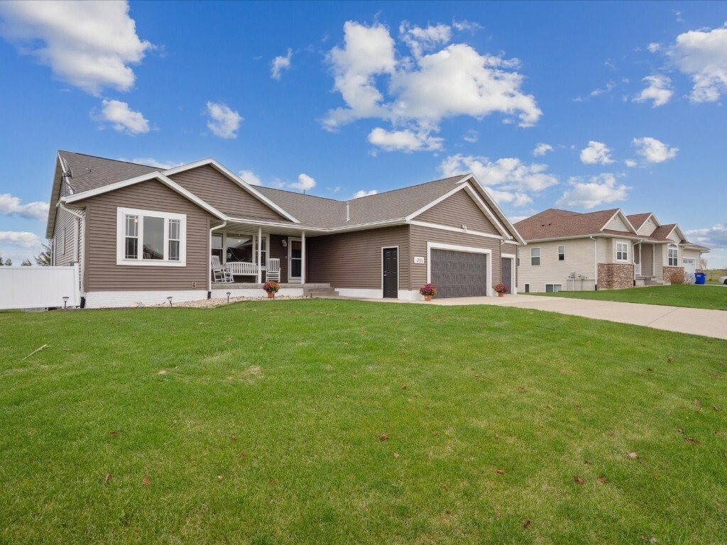 Property Photo:  211 Wildcat Trail SW  IA 52332 