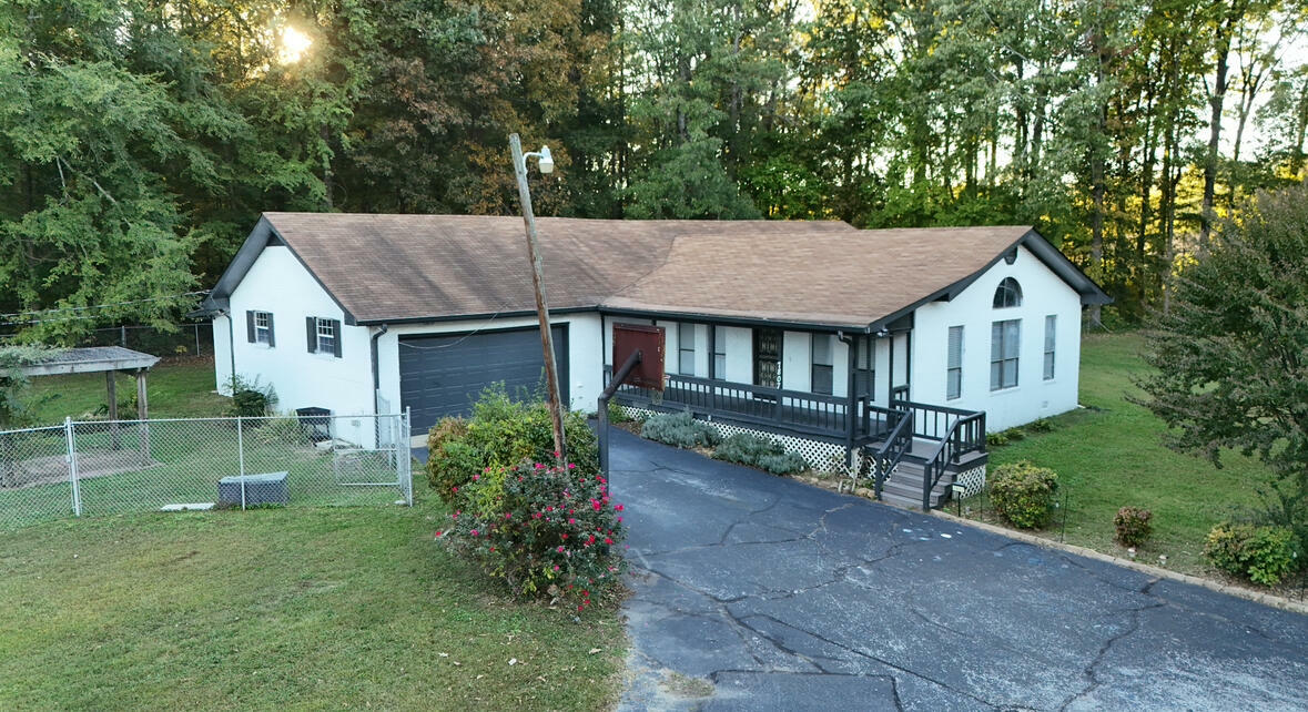 Property Photo:  7807 Hixson Pike  TN 37343 