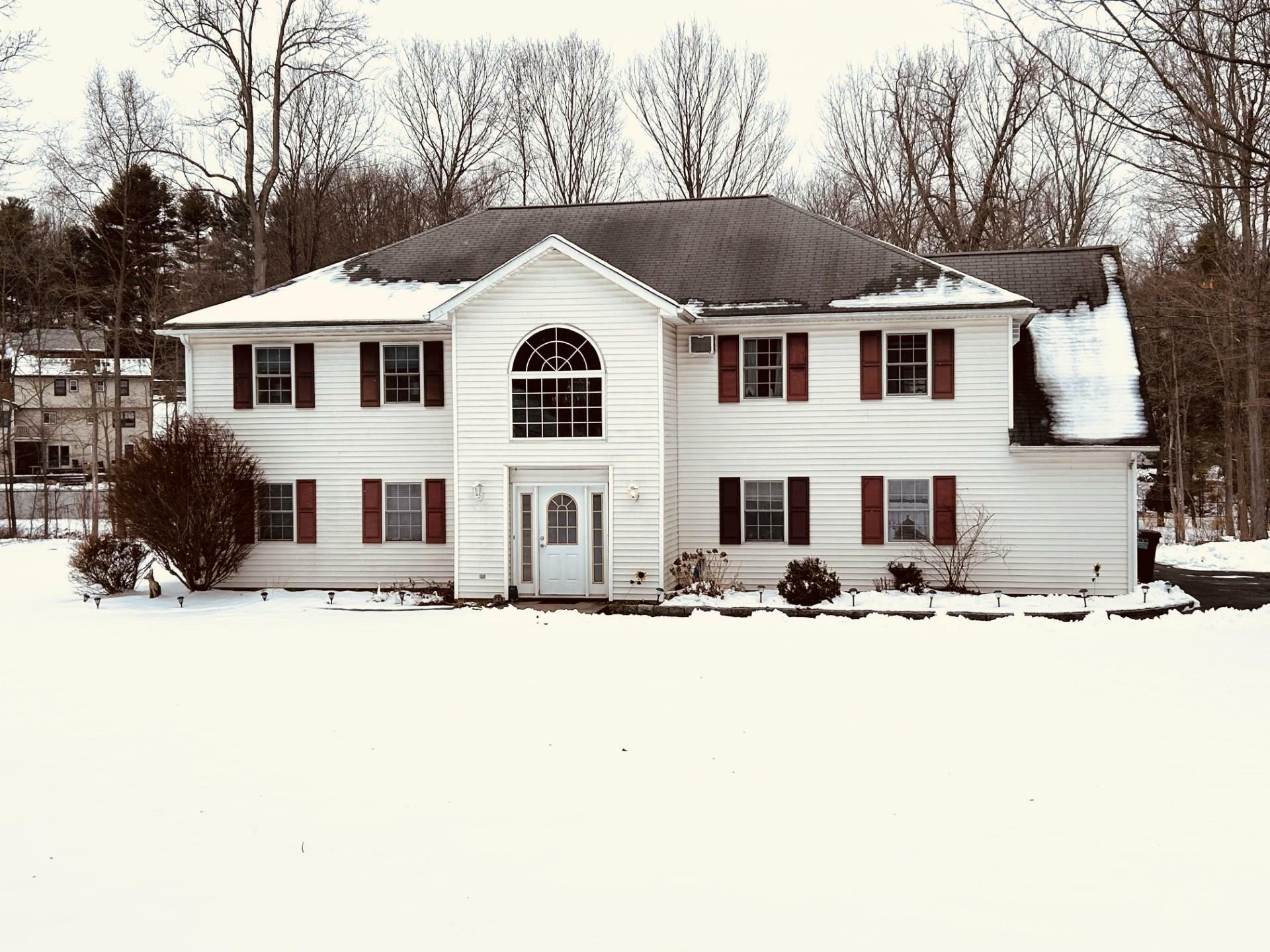 Property Photo:  48 Fulmar Road  NY 10541 