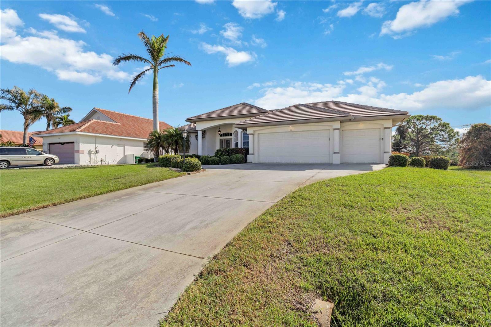 Property Photo:  19 Leeward Drive  FL 33946 