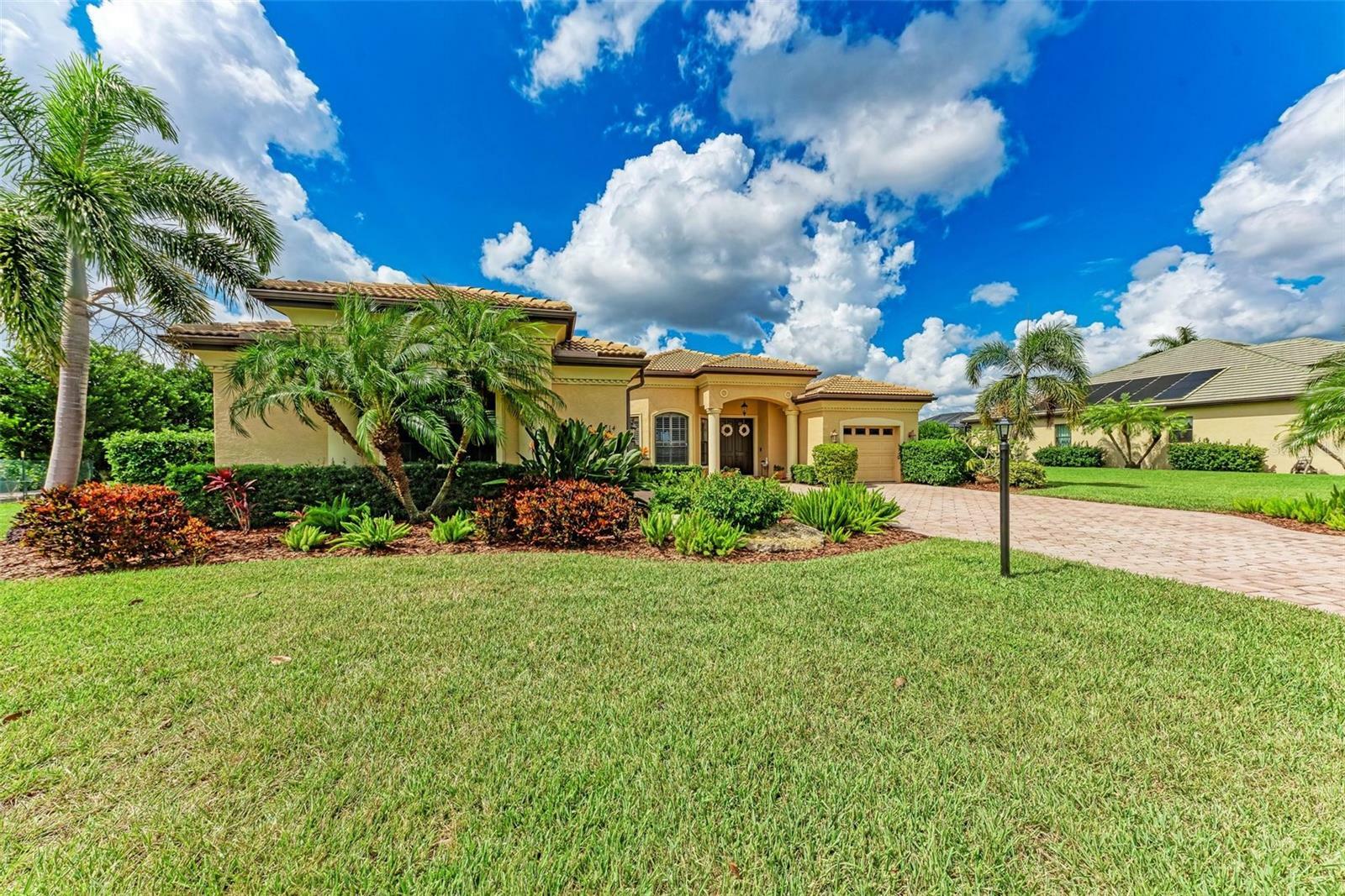 Property Photo:  514 Country Meadows Way  FL 34212 