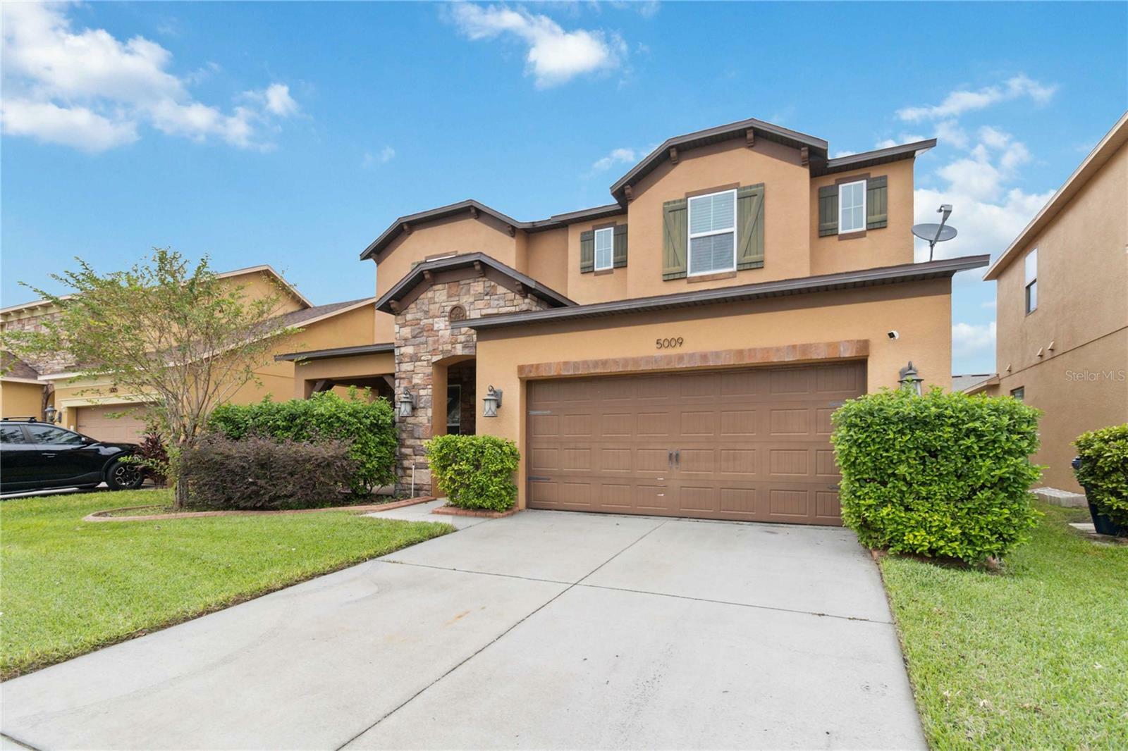 Property Photo: 5009 Torchwood Drive FL 34715