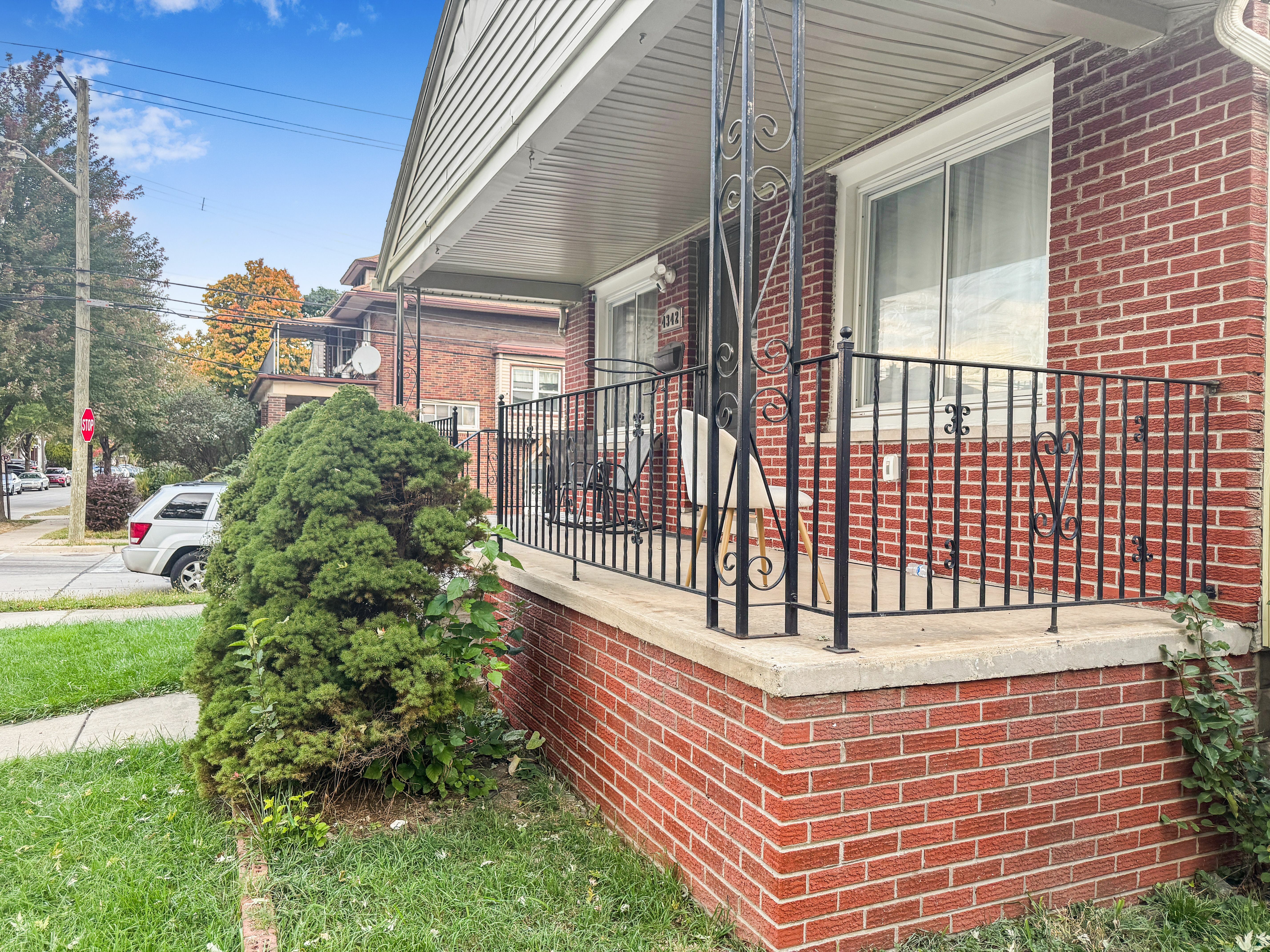 Property Photo:  4342 Lois Street  MI 48126 4026 