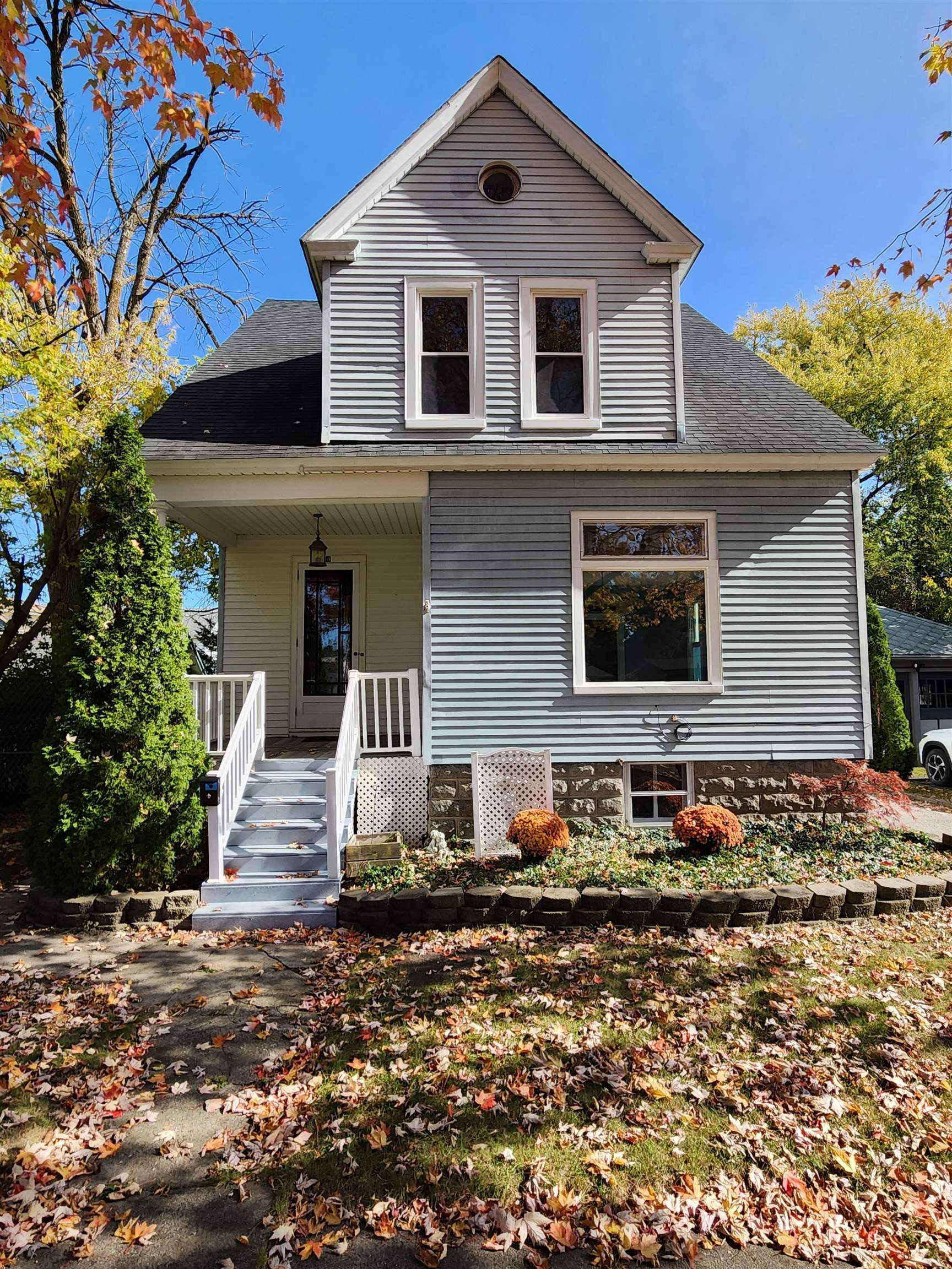 Property Photo:  810 Pendleton Street  MI 48708 