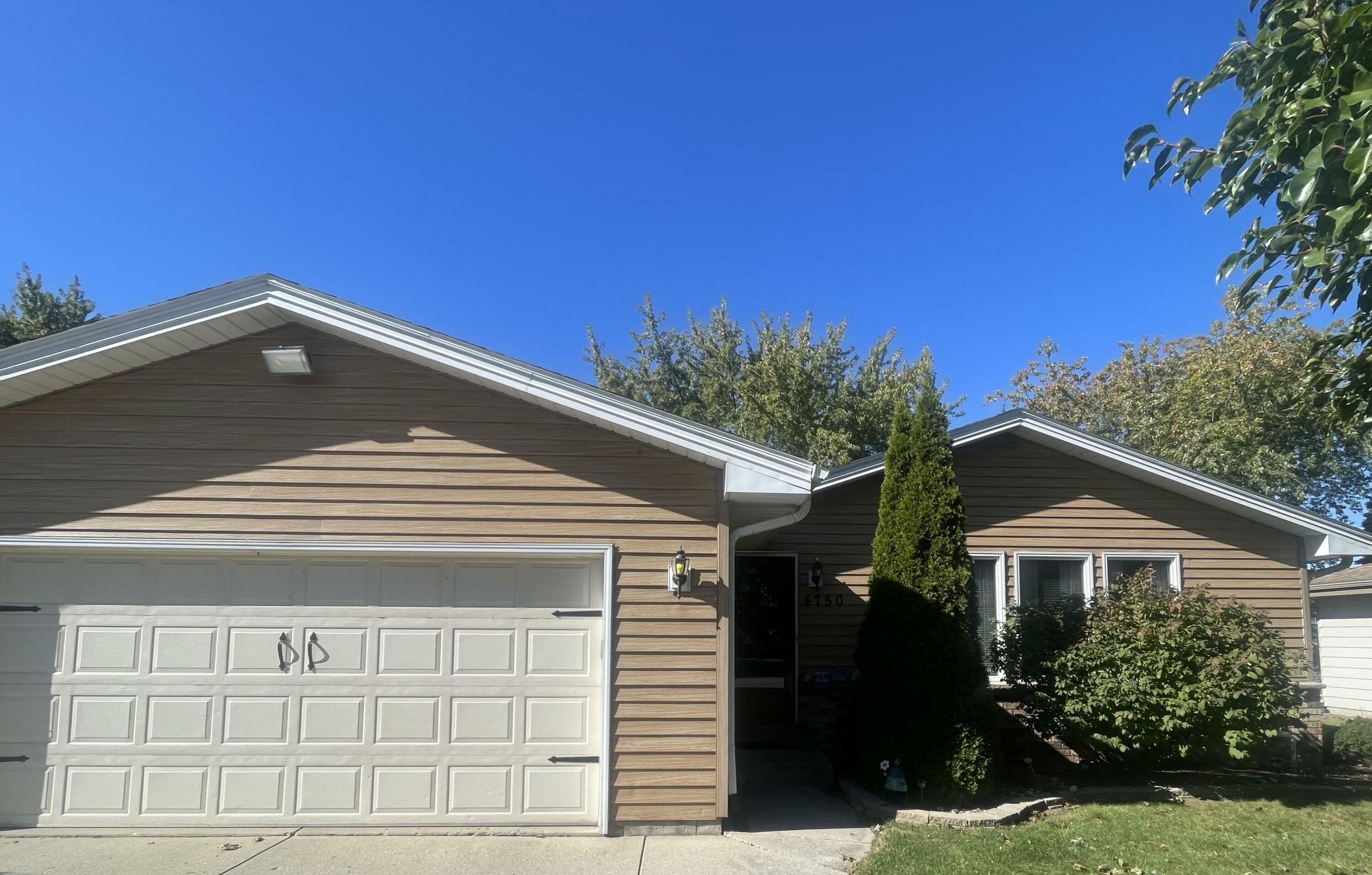 Property Photo:  4750 Conlaine Dr  WI 53402 