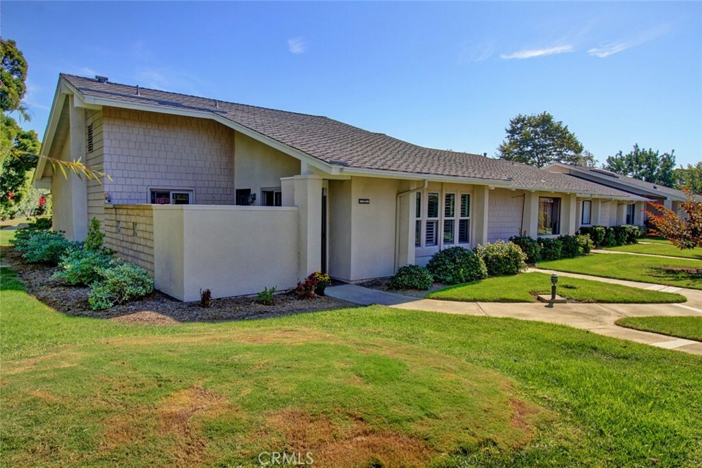 Property Photo:  8606 Solano Circle 1002A  CA 92646 