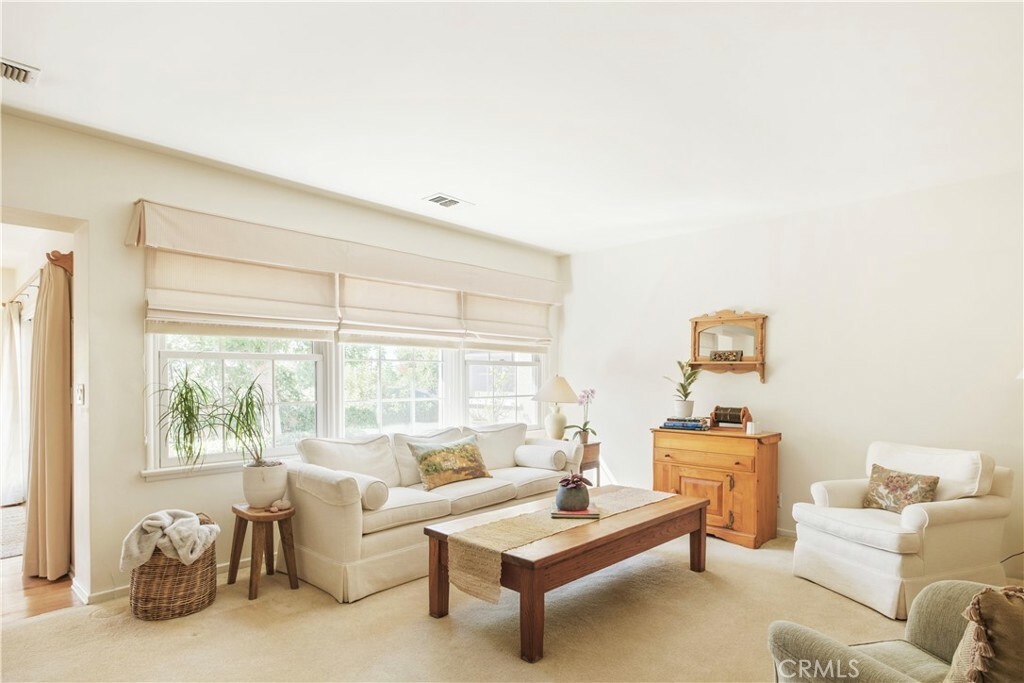 Property Photo:  1907 Amber Lane  CA 91504 