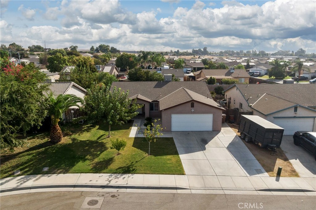 Property Photo:  1129 Timber Wolf Court  CA 93306 