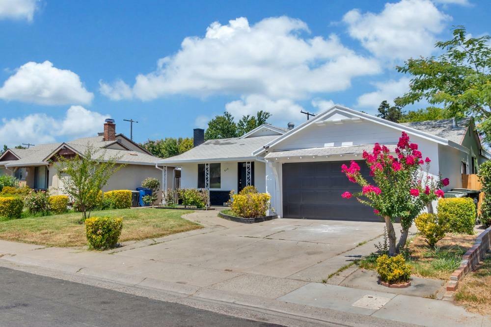 Property Photo:  609 Norwich Court  CA 95833 